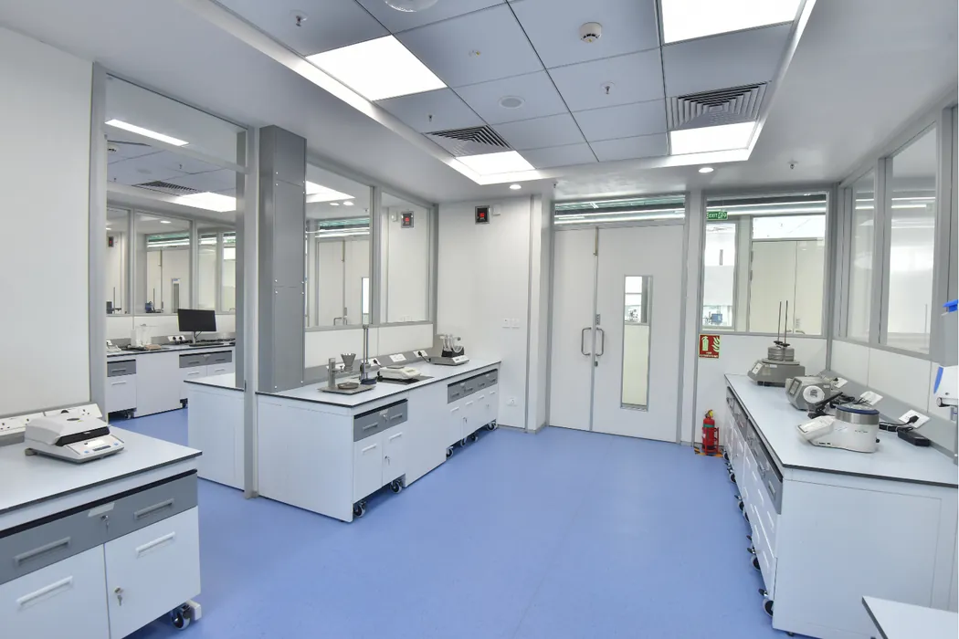 Sampling room with balances and glazed partitions