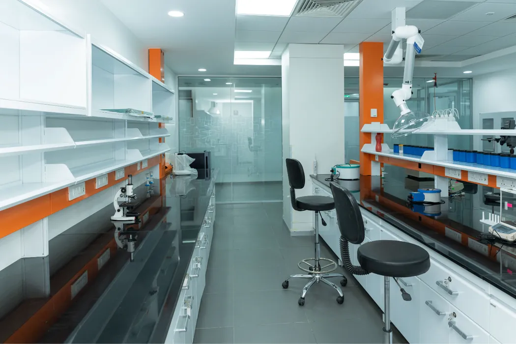 Formulation laboratory with benches, microscope and spot extractor